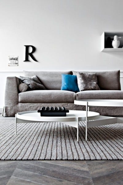 The Pianca Abaco Coffee Table Collection is available in three sizes and can be combined to make a unique coffee table grouping. The metal structure is available in matt white or chrome.