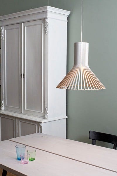 The Secto Puncto 4203 Pendant Light spreads light over a large area and is perfect for over your kitchen or dining table. Available in 4 finishes.