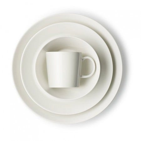 Functional, durable and refined, Teema is the perfect tableware for every day use. Plates, platters, cups and bowls, each and every Teema piece is oven, freezer, dishwasher and microwave safe. So not only will they look beautiful on your dining table, but they’ll make cooking, serving and clean-up a joy.