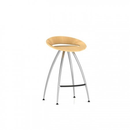 Designed by the Milan firm Design Group Italia, the Magis Lyra Stool owes a lot to the way Charles Eames used bent wood. You can see the influence in the graceful molding of the stool’s beech plywood seat.