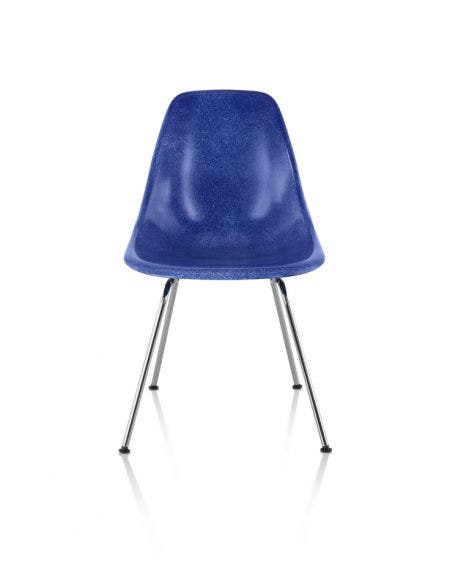 The Eames Molded Fiberglass Side Chair is available in eight colours and four base options. The upholstery options are extensive. 