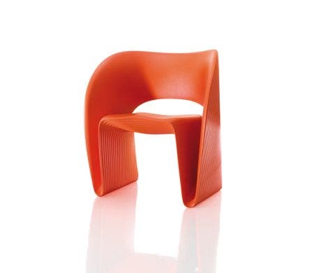 Ron Arad has teamed up with Magis once again, but this time he was determined to come up with a rotational-moulded design with a difference. This was done by making a continuous looped ribbon with a defined inside and outside texture that serves to make the continuous band more readable, and like stuffed pasta the ribbon appears to be inflated.