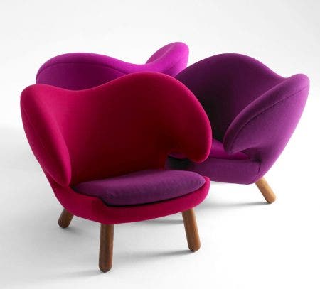 Just imagine that Finn Juhl designed his Pelican Chair in 1940. With graceful curves that befriend the body and wrap the sitter in its embrace, the Pelican is true to Juhl’s idea that "a chair is not just a product of decorative art in a space, it is a form and a space in itself."
