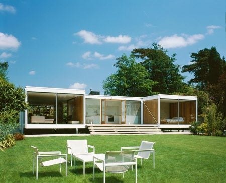 Designed by Richard Schultz for Knoll as its first outdoor line, the white metal frames of the iconic 1966 Collection share the cool structural and material expression of Foggo and Thomas’ 1963 house architecture. Together, the building and furniture write an ode to modern living, celebrating the blissful combination of proportion and sunlight. Image courtesy of The Modern House, UK.