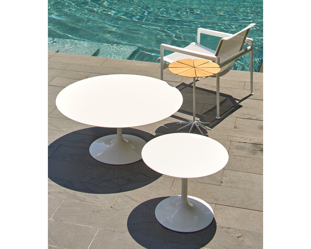 Knoll Saarinen Round Side Table, Outdoor