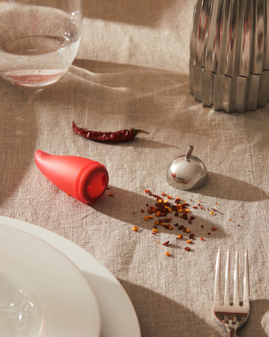 保存容器・ケース ALESSI JHT02 Piccantino Piccantino: Chili scruncher By LPWK & Jim Hannon-Tan | Alessi