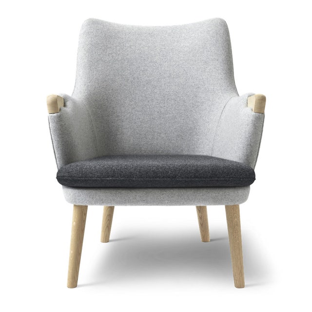 Carl Hansen & Son CH71 Lounge Chair