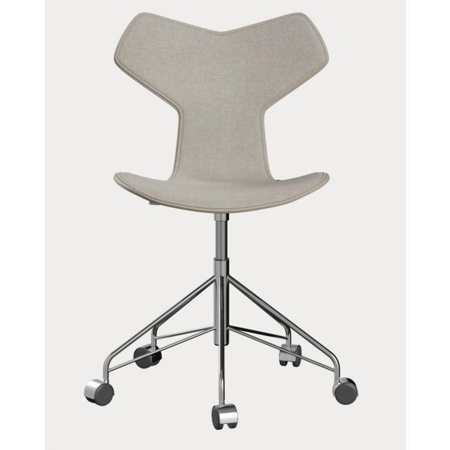 Fritz Hansen Grand Prix™ Adjustable Swivel Chair with Castors - Front Upholstered