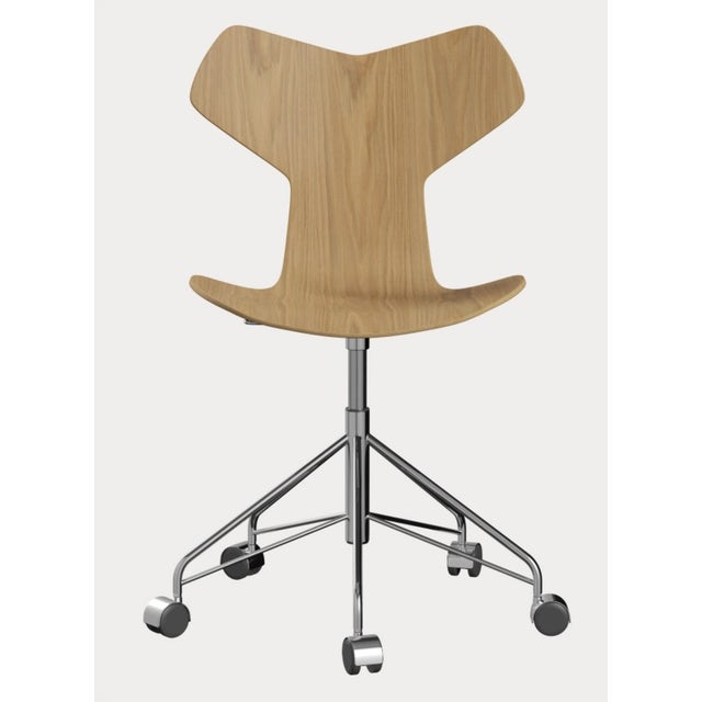 Fritz Hansen Grand Prix™ Adjustable Swivel Chair with Castors - Laminated