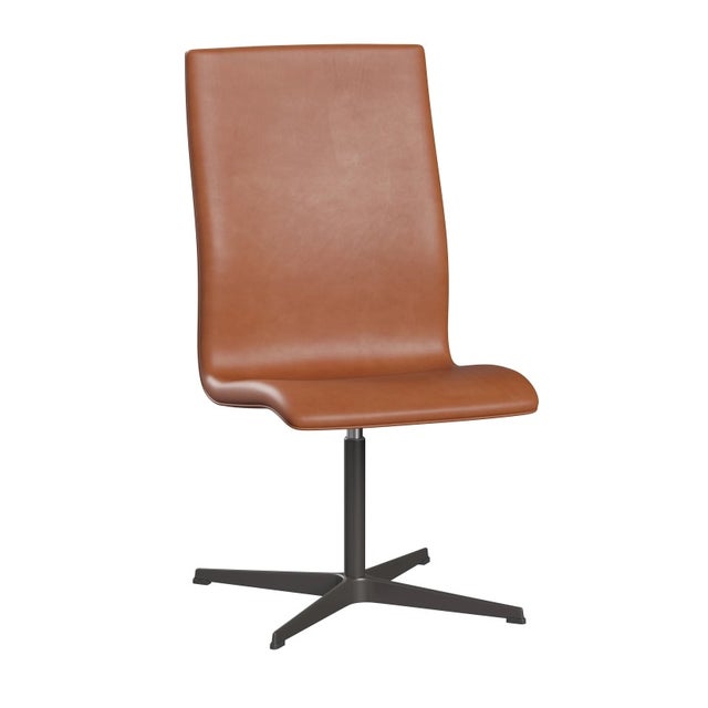 Fritz Hansen Oxford 4-Star Medium Back Chair, Fixed Seat Height with Toes