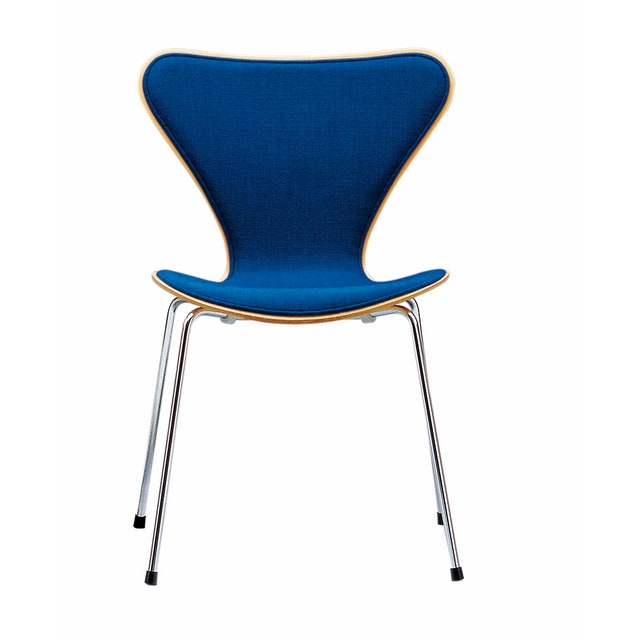Fritz Hansen Series 7™ Chair - Front Upholstered