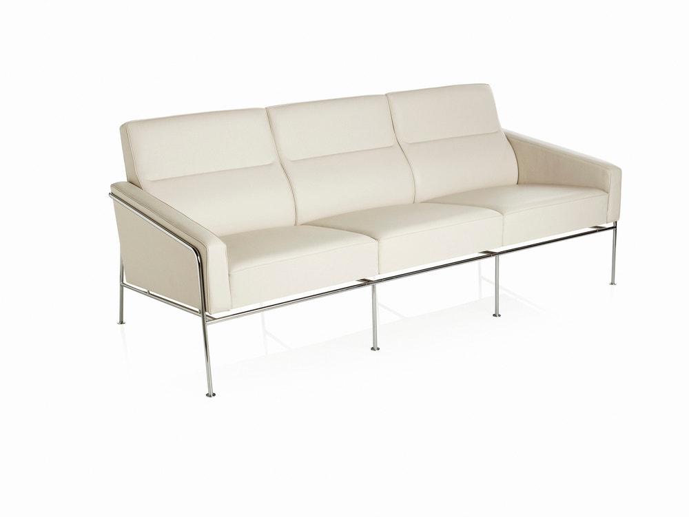 Fritz Hansen Series 3300™ Sofa