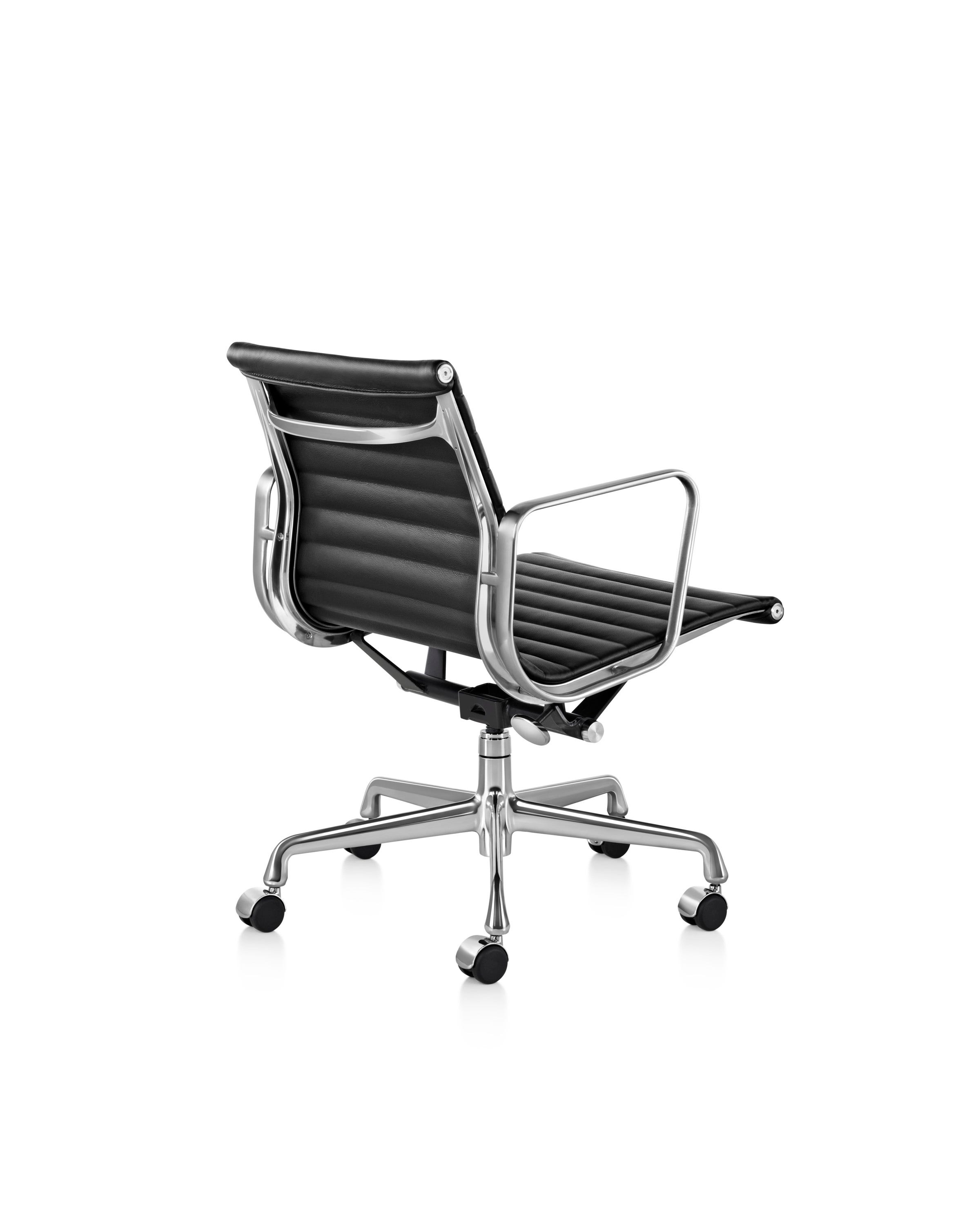 herman-miller-eames-aluminum-