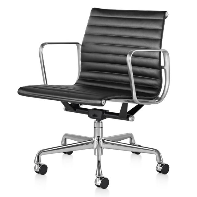 Herman Miller EamesĀ® Aluminum Group Management Chair