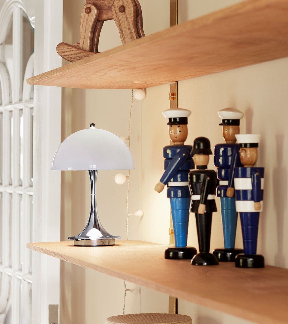 Louis Poulsen Panthella 160 Portable Table Lamp Louis Poulsen Panthella 160 Portable Table Lamp