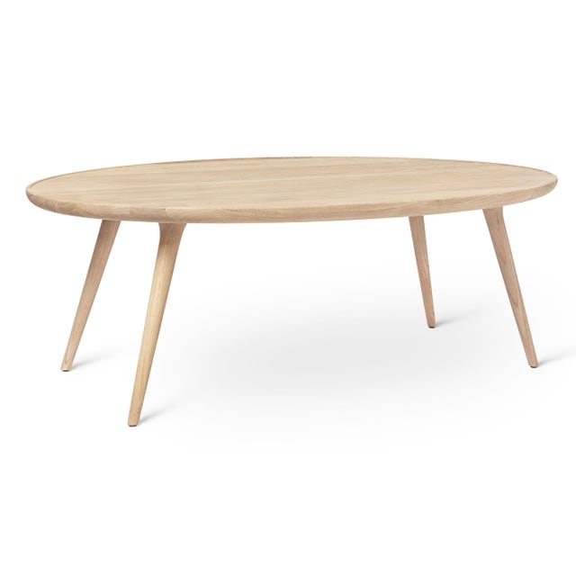 Mater Accent Oval Lounge Table - Mat Lacqured Oak
