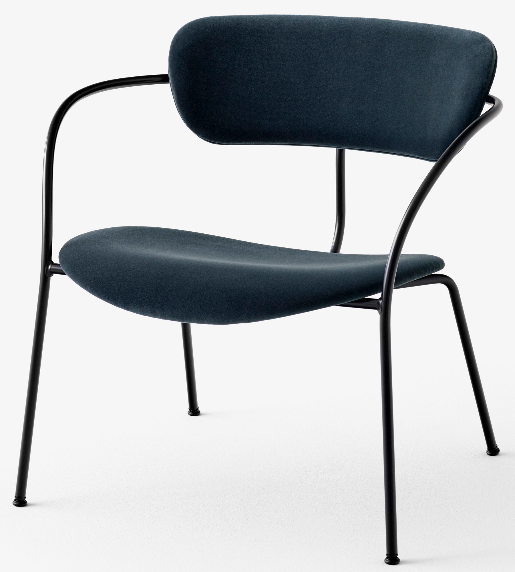 &Tradition Pavilion AV11 Lounge Chair