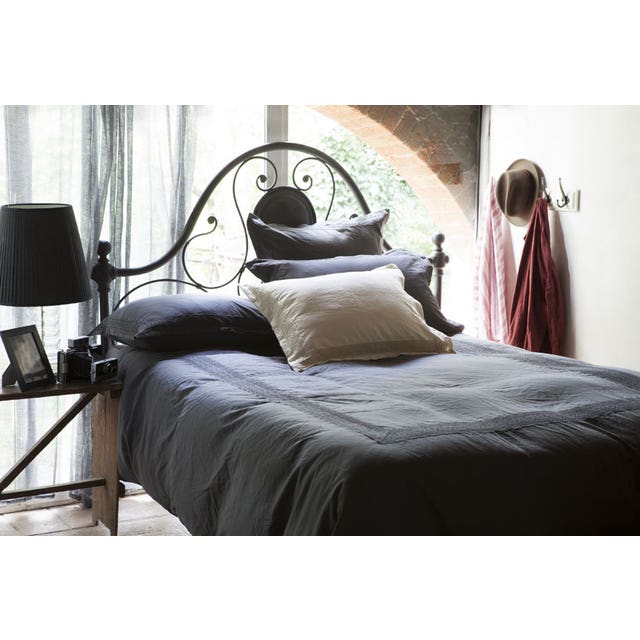 Signoria Viola Lace 300 TC Pillowcases (Set of 2)